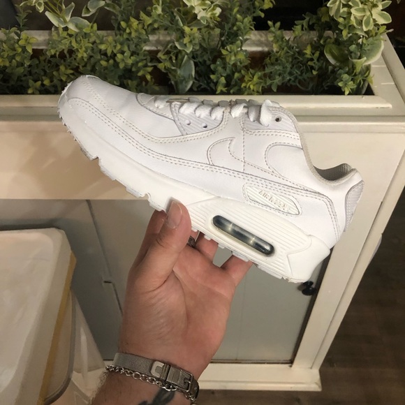 Nike Air Max 90 Triple White size 3.5Y - Picture 1 of 10